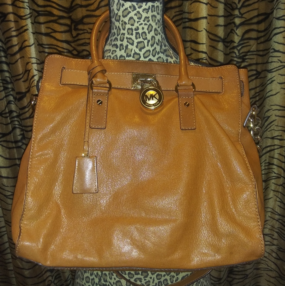 Michael Kors Authentic purse and matching wallet